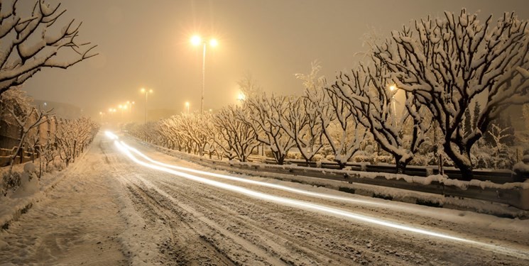 ‌برف و باران در بسیاری از جاده‌ها/ راننده‌ها به زنجیرچرخ مجهز باشند