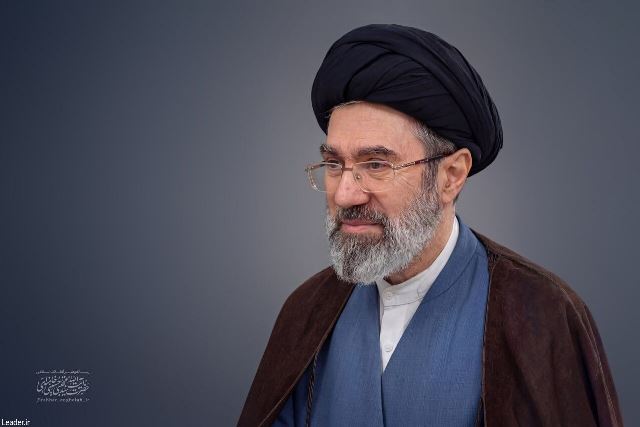 هر کار تفرقه‌انگیزی از هر فردی با هر جایگاهی در جهت مقصود دشمن  است